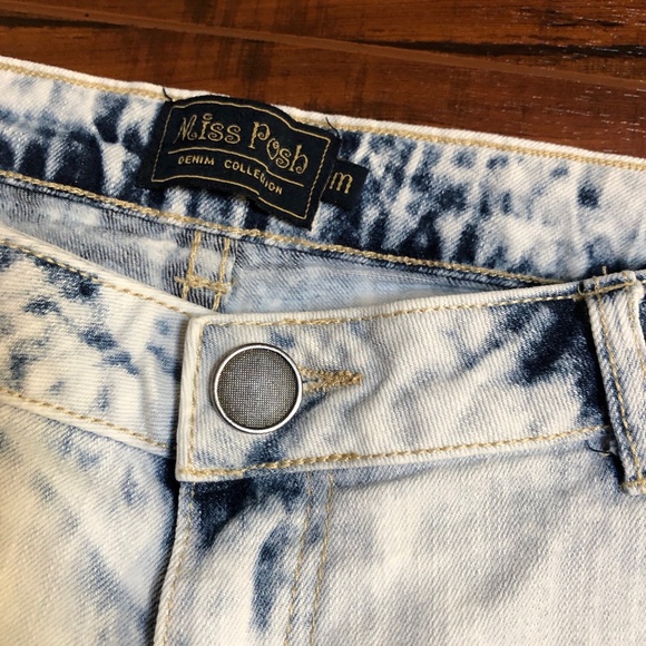 Light Acid Wash Factory Destroyed Sequin Shorts M - Picture 4 of 5